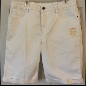 St. John’s Bay Bermuda Shorts 
Size 16